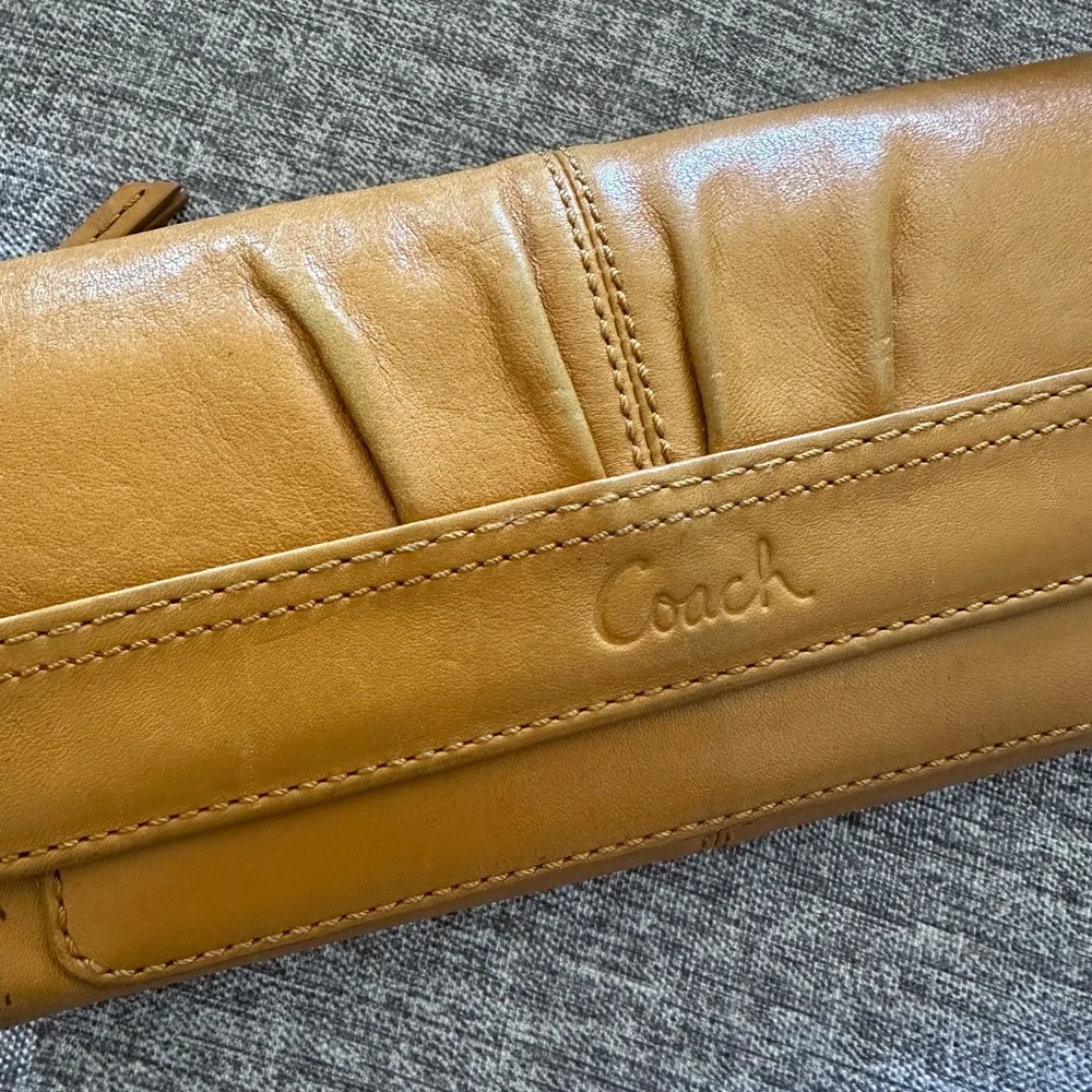 Coach Camel Leather Shoulder Bag and Wallet - Picture 10 of 10